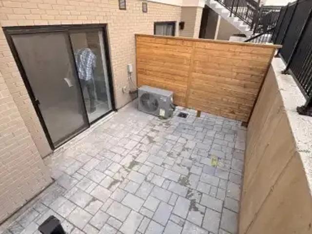 For Rent 2 Bedroom Townhouse Kitchener ON DS104183161