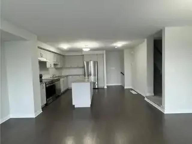 For Rent 2 Bedroom Townhouse Kitchener ON DS104224672