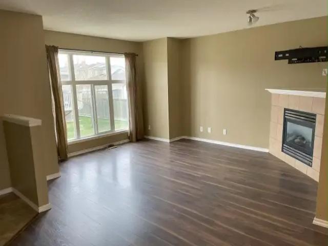 For Rent 2 Bedroom Townhouse Langdon AB DS102794860