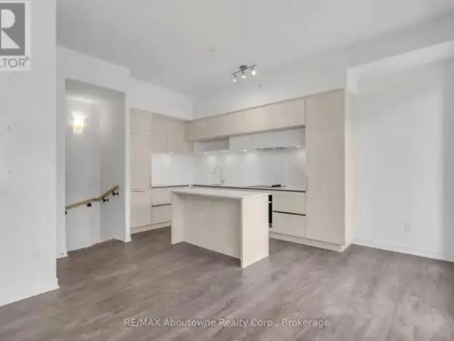 For Rent 2 Bedroom Townhouse Richmond Hill ON DS102952216