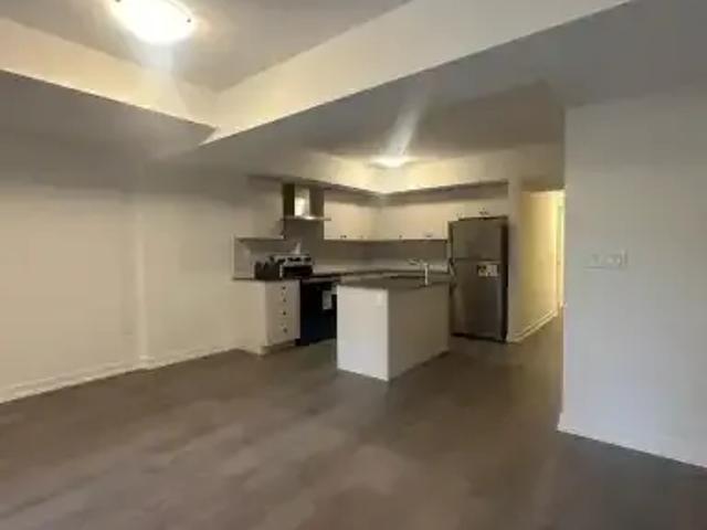 For Rent 2 Bedroom Townhouse Richmond Hill ON DS104782876