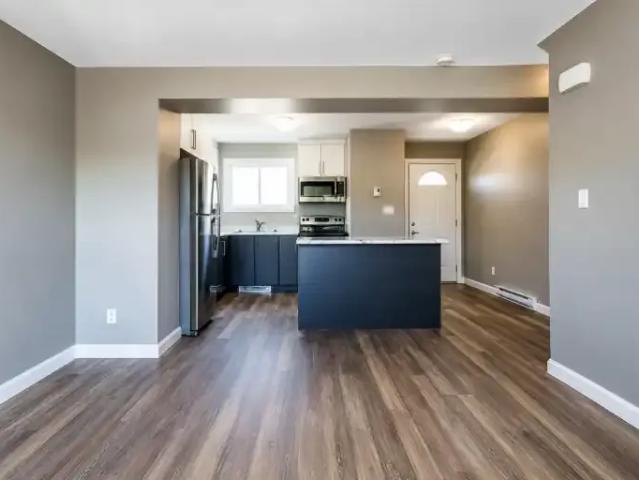 For Rent 2 Bedroom Townhouse Sudbury ON DS105100218