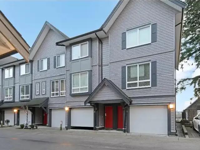 For Rent 2 Bedroom Townhouse Surrey BC DLS102658639