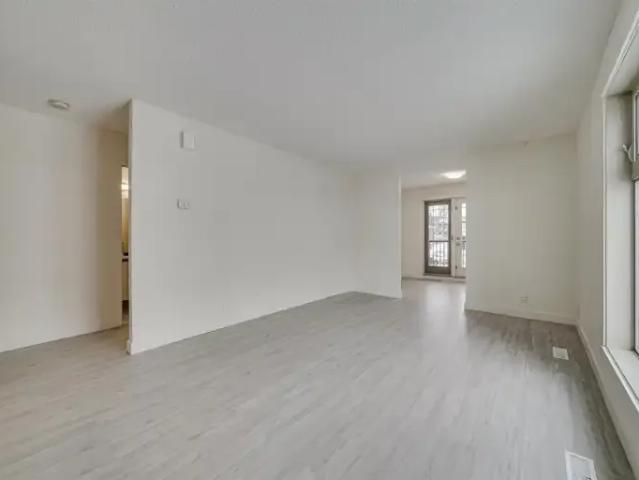 For Rent 2 Bedroom Townhouse Saskatoon SK DS103321890