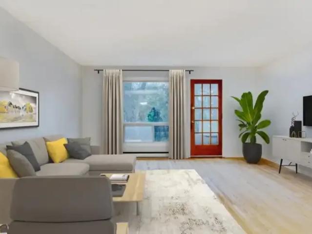 For Rent 2 Bedroom Townhouse Thornhill ON DS103611319
