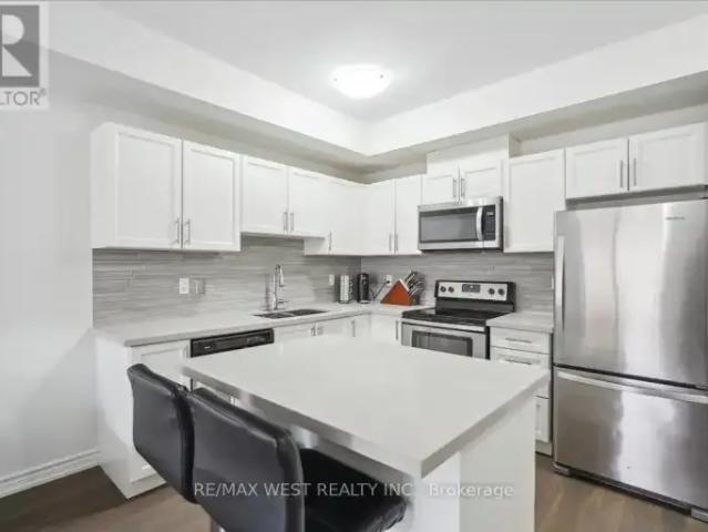 For Rent 2 Bedroom Townhouse Vaughan ON DS104506994