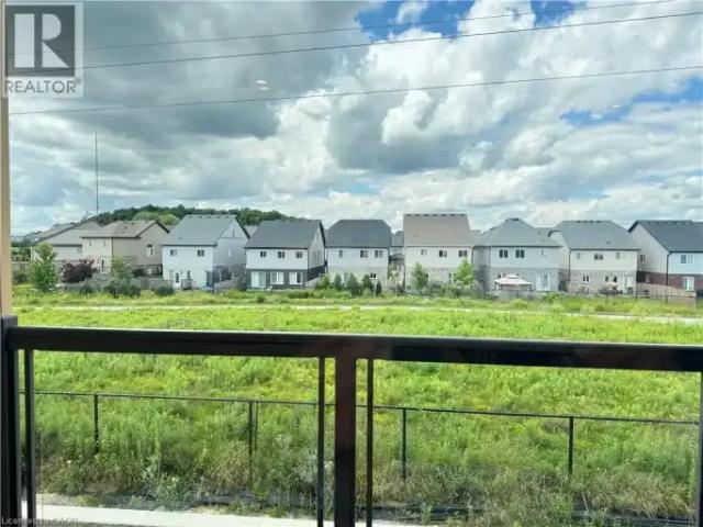 For Rent 2 Bedroom Townhouse Waterloo ON DS104292276