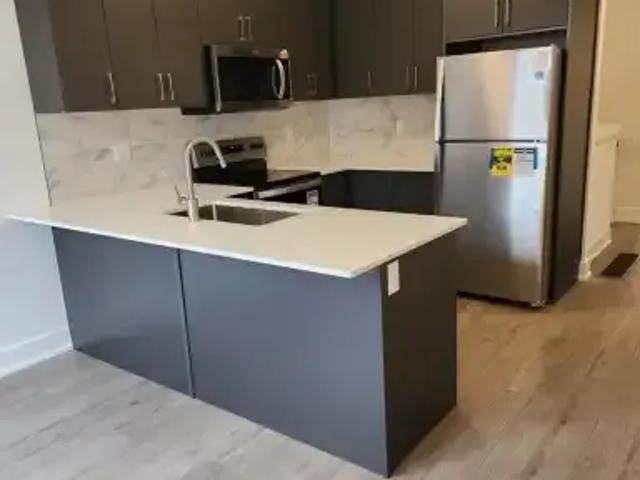 For Rent 2 Bedroom Townhouse Waterloo ON DS102306807