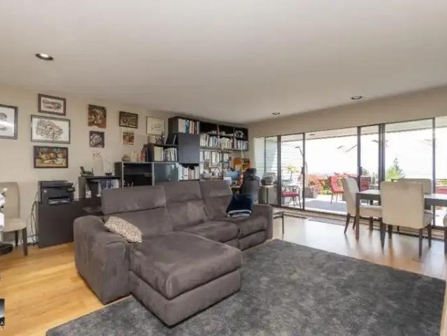For Rent 2 Bedroom Townhouse West Vancouver BC DS102846355