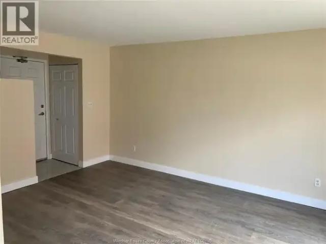 For Rent 2 Bedroom Townhouse Windsor ON DS101878382