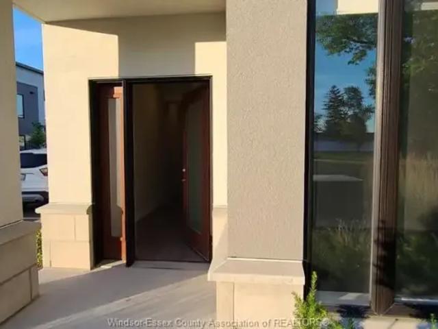 For Rent 2 Bedroom Townhouse Windsor ON DS104142930