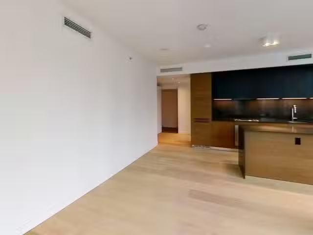 For Rent! 2 BR Apartment for rent in Vancouver, Vancouver West.