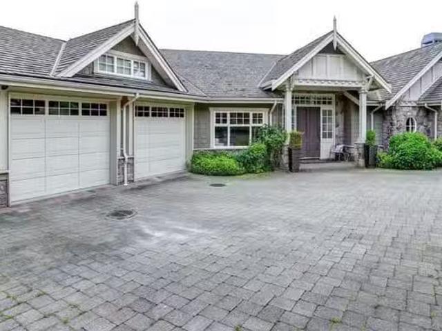 For Rent! 2 BR House for rent in West Vancouver, West Vancouve.