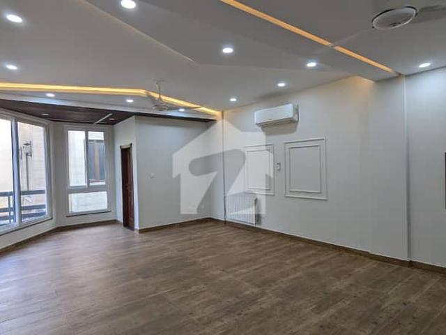 FOR RENT 2 Kanal Designer 16 Beds Triple Storey Apartments F_6/4