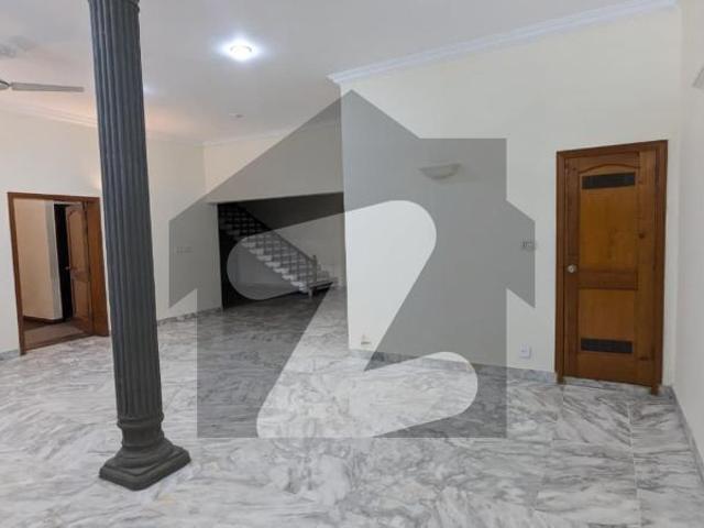 FOR RENT 2 Kanal Renovated 11 Beds Double Storey F_7/1 F 7