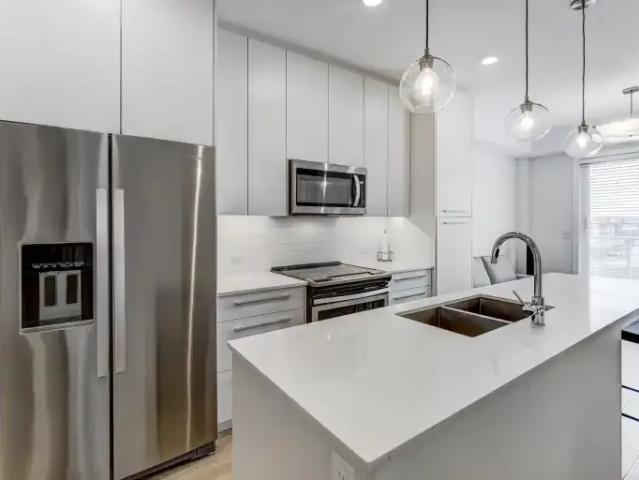 For Rent 2.5 Bedroom Condo Calgary AB DS103958376