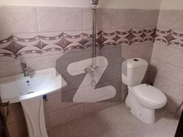 For rent 2nd floor 3 beddd flat in kings cottages gulistan e jauhar block 7 karachi gulistan e jauhar block 7