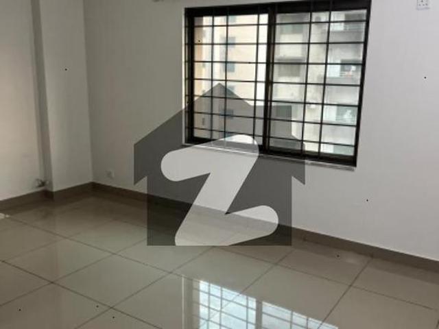FOR RENT 3 BED APARTMENT + Servant & Dining TV Lounge 2nd Floor IN Askari 10 Sector F