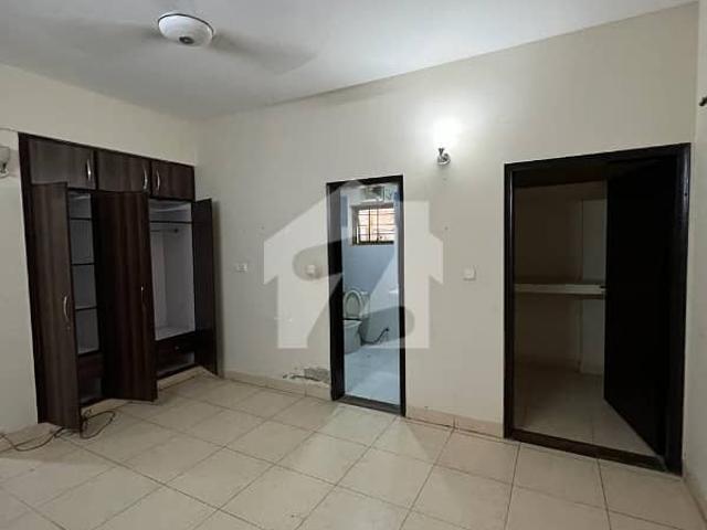 For Rent 3 Bed DD Flat Askari 5 G+7 Building West Open Ground Floor