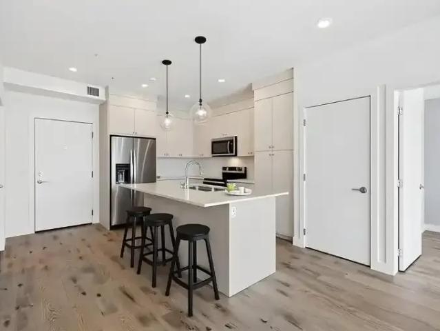 For Rent 3 Bedroom Condo Calgary AB DS102915091