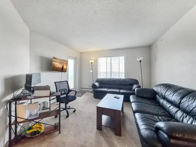 For Rent 3 Bedroom Condo Calgary AB DS103424866