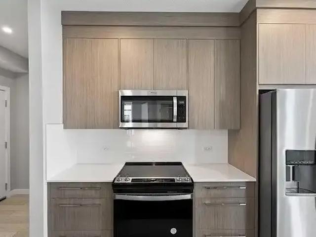 For Rent 3 Bedroom Condo Chestermere AB DS104181306