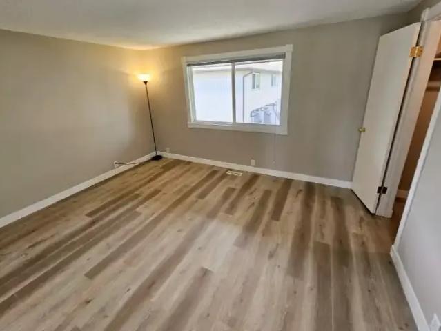 For Rent 3 Bedroom Condo Edmonton AB DS102846751
