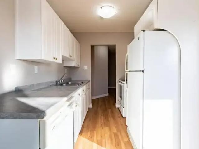 For Rent 3 Bedroom Condo Edmonton AB DS104711535