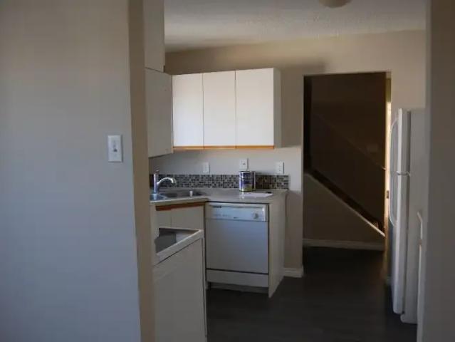 For Rent 3 Bedroom Condo Edmonton AB DS104182368