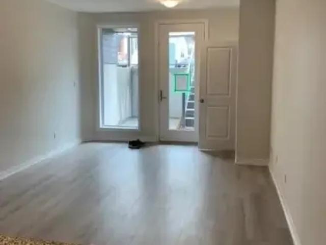 For Rent 3 Bedroom Condo Kitchener ON DS103151610