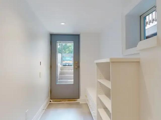 For Rent 3 Bedroom Condo Toronto ON DS101827454