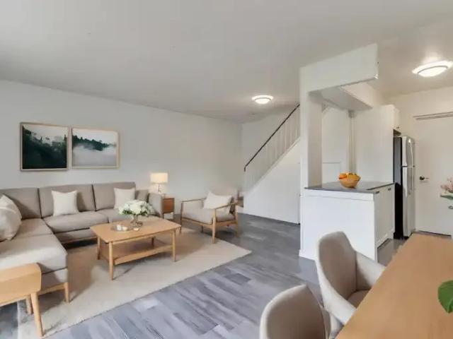 For Rent 3 Bedroom Apartment Mississauga ON DS100250301