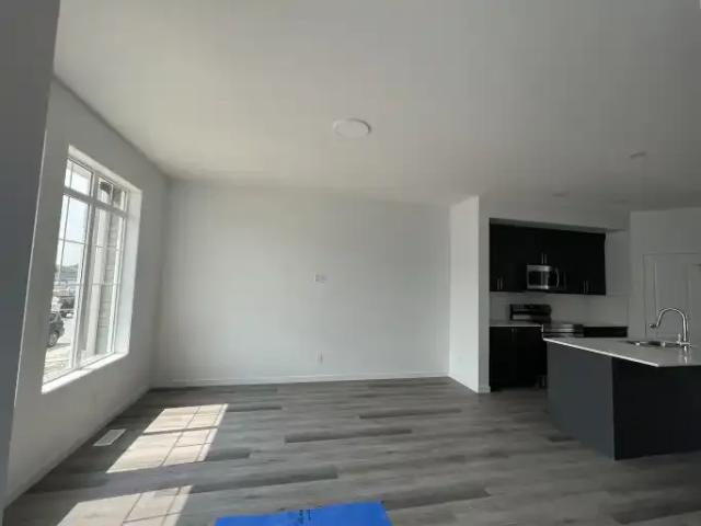 For Rent 3 Bedroom Apartment Okotoks AB DS102882983