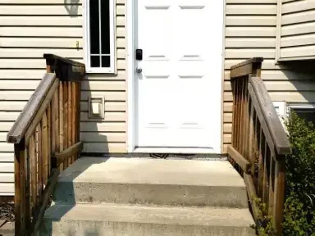 For Rent 3 Bedroom Apartment Olds AB DS104182294
