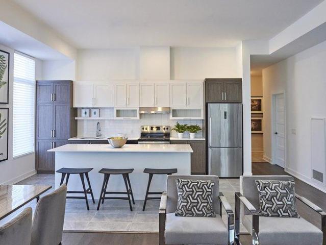 For Rent 3 Bedroom Apartment Orleans ON DS96586840