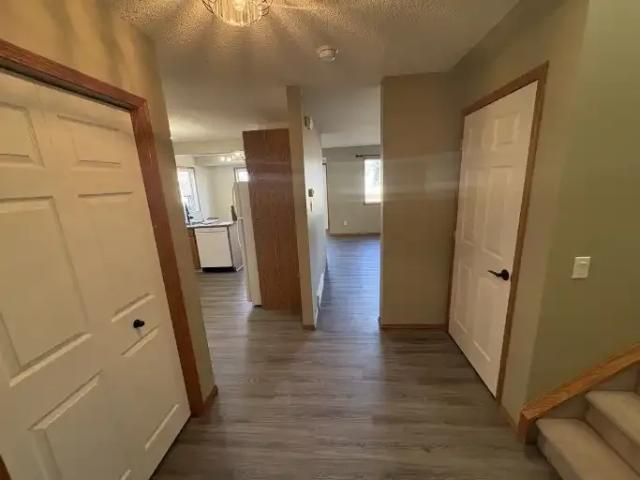 For Rent 3 Bedroom Apartment Airdrie AB DLS102052450