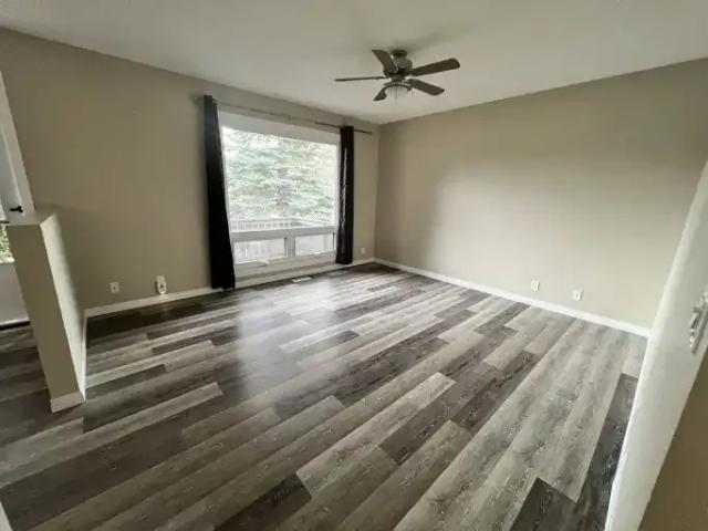 For Rent 3 Bedroom Apartment Airdrie AB DS104711379