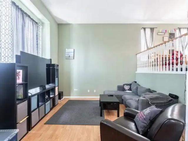For Rent 3 Bedroom Apartment Airdrie AB DS104180447