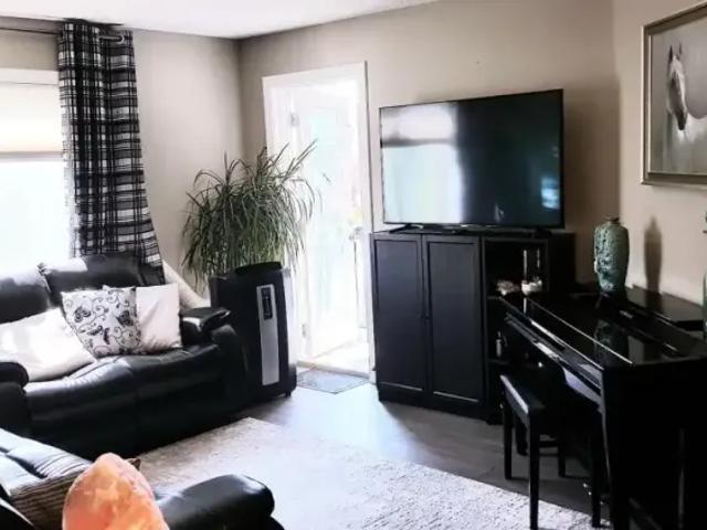 For Rent 3 Bedroom Apartment Airdrie AB DS104180191