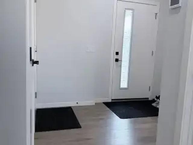 For Rent 3 Bedroom Apartment Airdrie AB DS104362759