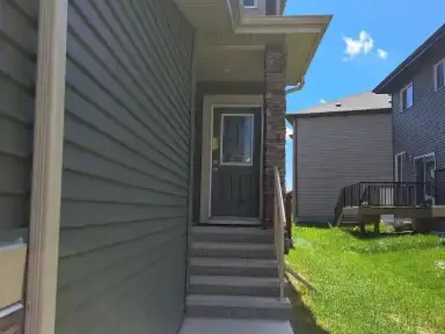 For Rent 3 Bedroom Apartment Beaumont AB DS104180557