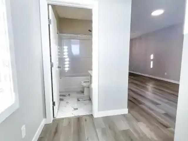 For Rent 3 Bedroom Apartment Calgary AB DS100709451