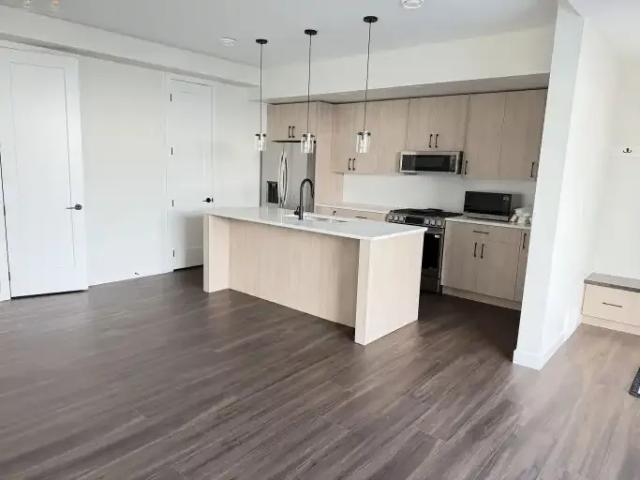 For Rent 3 Bedroom Apartment Calgary AB DS100901004