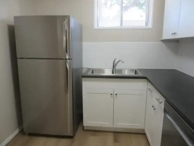 For Rent 3 Bedroom Apartment Calgary AB DS101016568