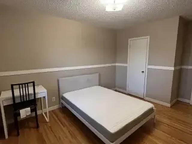 For Rent 3 Bedroom Apartment Calgary AB DS102468207