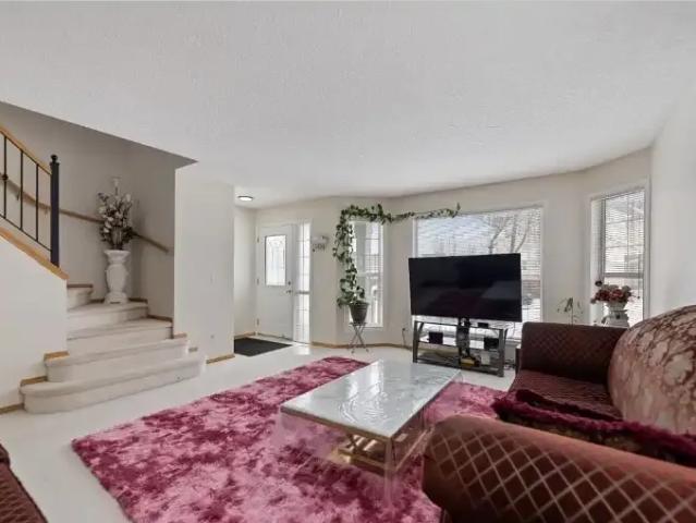 For Rent 3 Bedroom Apartment Calgary AB DS102468268