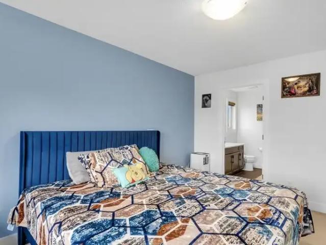 For Rent 3 Bedroom Apartment Calgary AB DS102578694