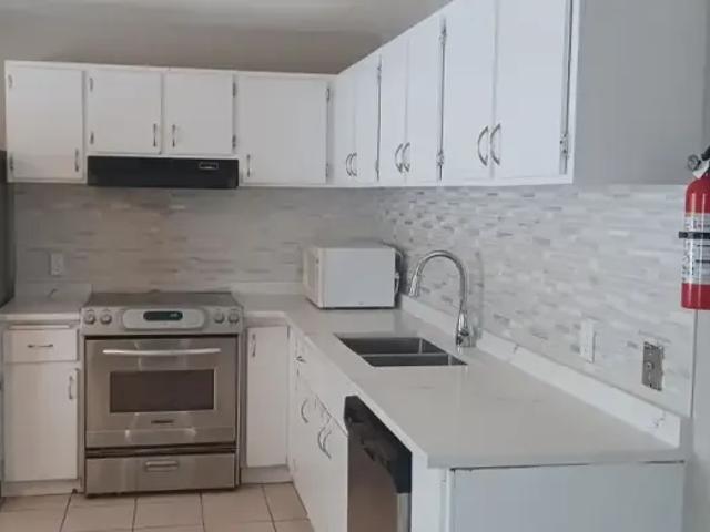For Rent 3 Bedroom Apartment Calgary AB DS102587512