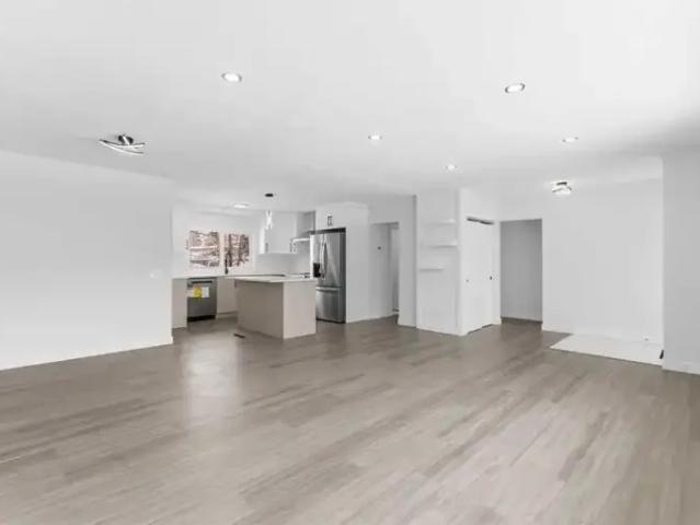 For Rent 3 Bedroom Apartment Calgary AB DS102587536