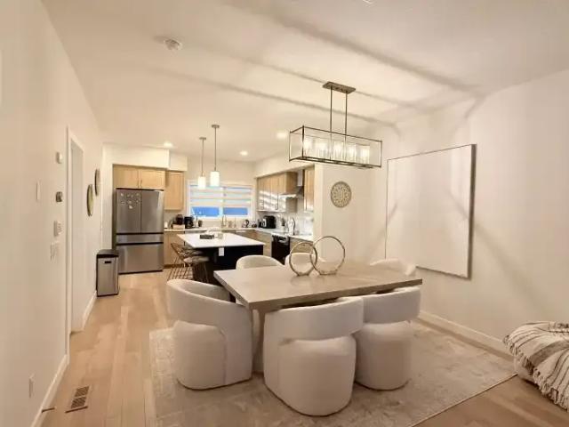 For Rent 3 Bedroom Apartment Calgary AB DS102658494